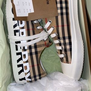 Burberry sneakers